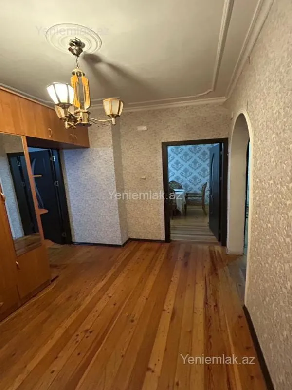 Satılır 3 otaqlı köhnə tikili 75 m²