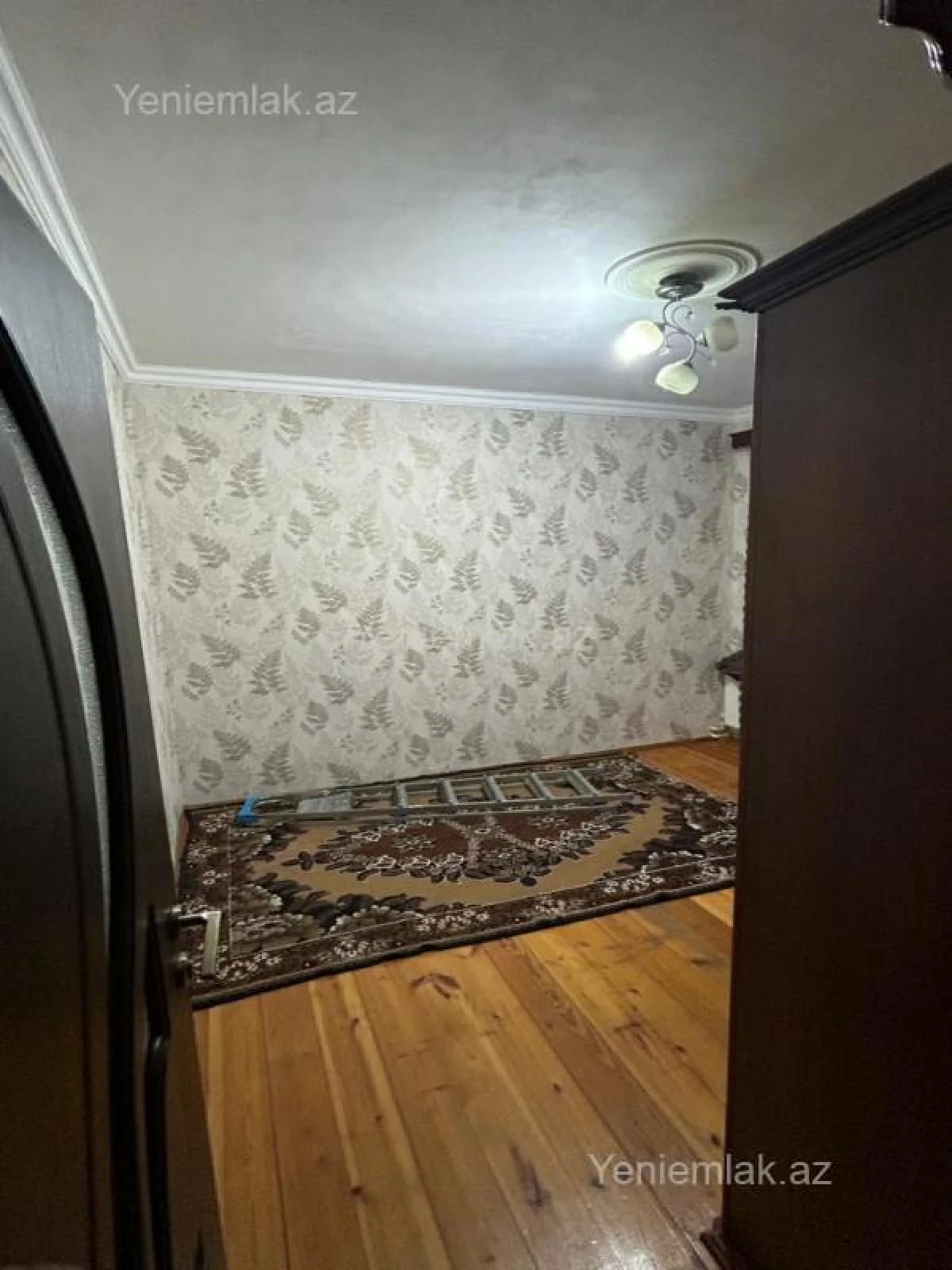 Satılır 3 otaqlı köhnə tikili 75 m²