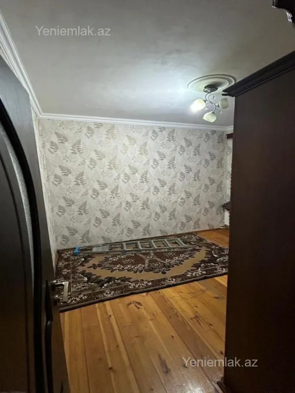 Satılır 3 otaqlı köhnə tikili 75 m²