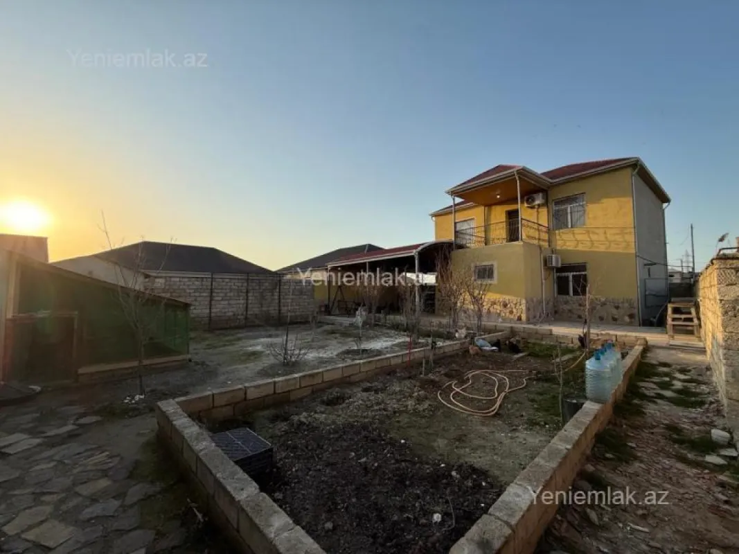 Satılır 4 otaqlı həyət evi 170 m²