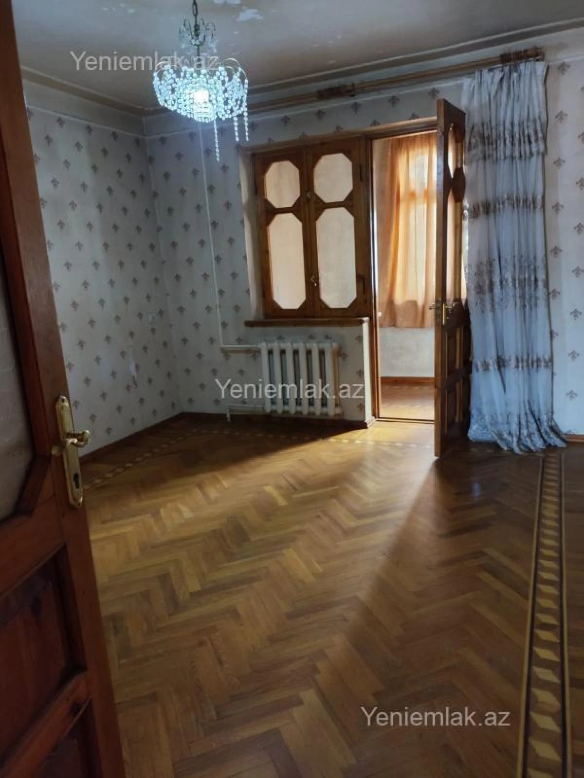 Satılır 4 otaqlı köhnə tikili 90 m²