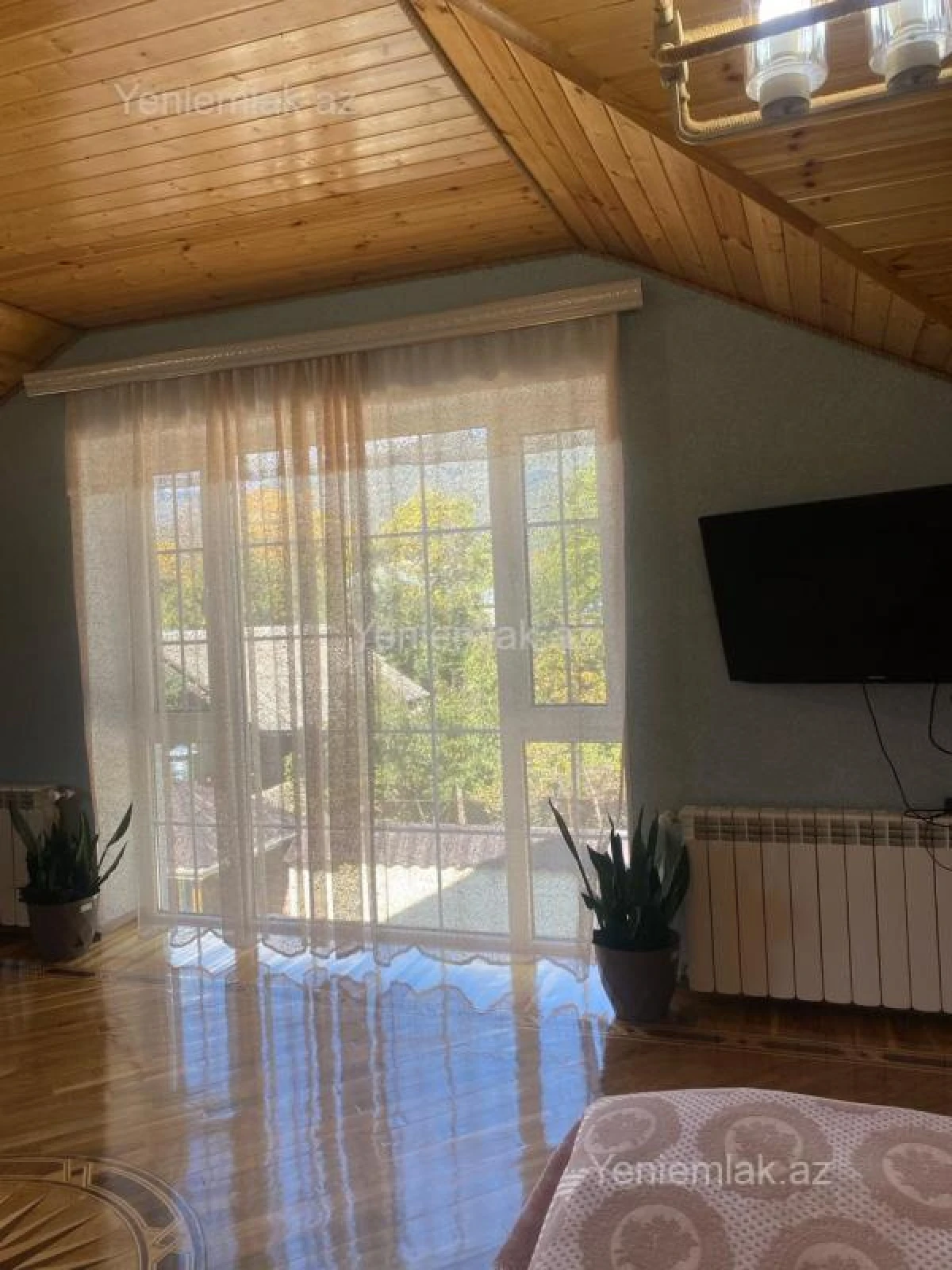 Satılır 5 otaqlı həyət evi 200 m²