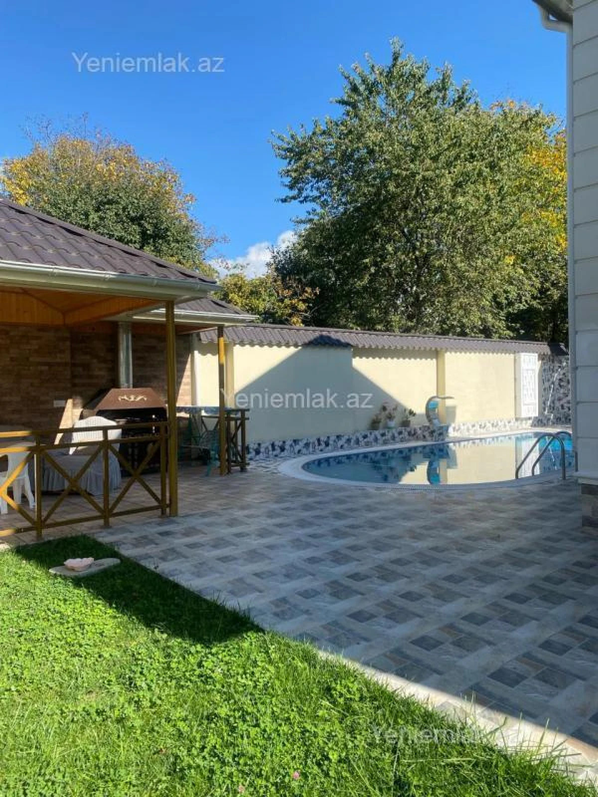 Satılır 5 otaqlı həyət evi 200 m²