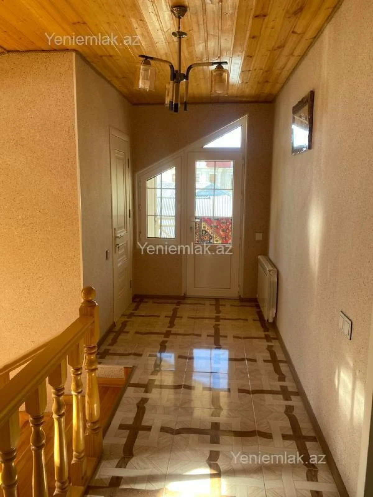 Satılır 5 otaqlı həyət evi 200 m²