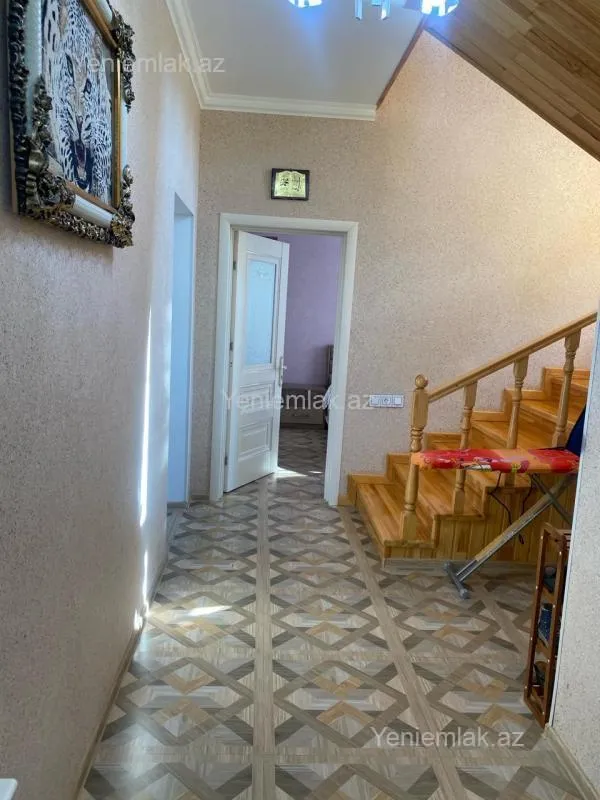 Satılır 5 otaqlı həyət evi 200 m²