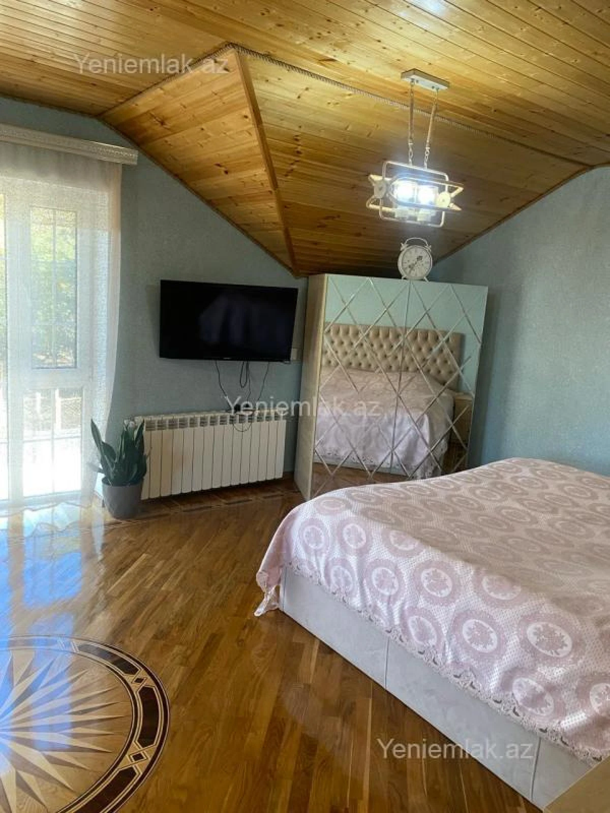 Satılır 5 otaqlı həyət evi 200 m²