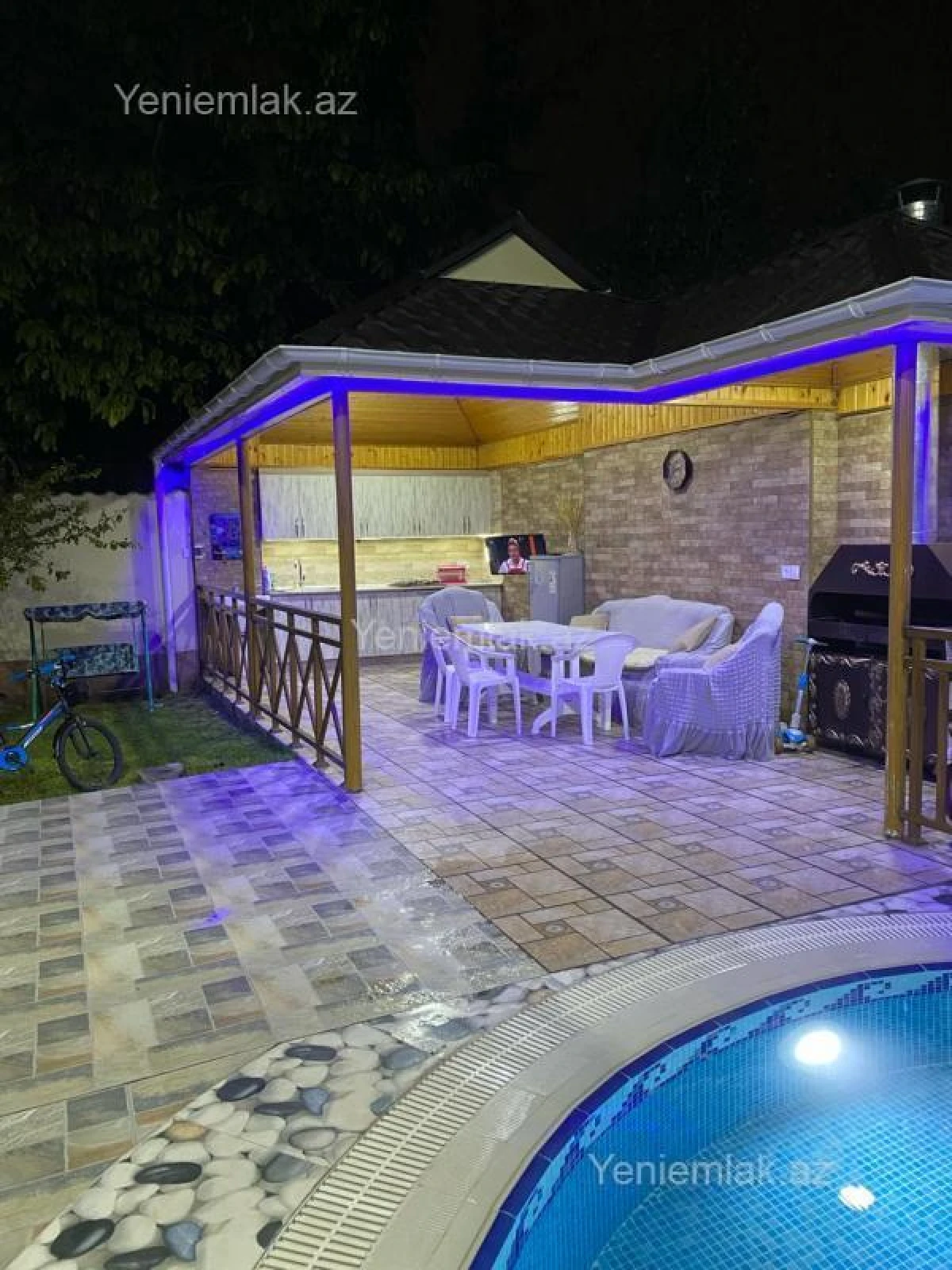 Satılır 5 otaqlı həyət evi 200 m²