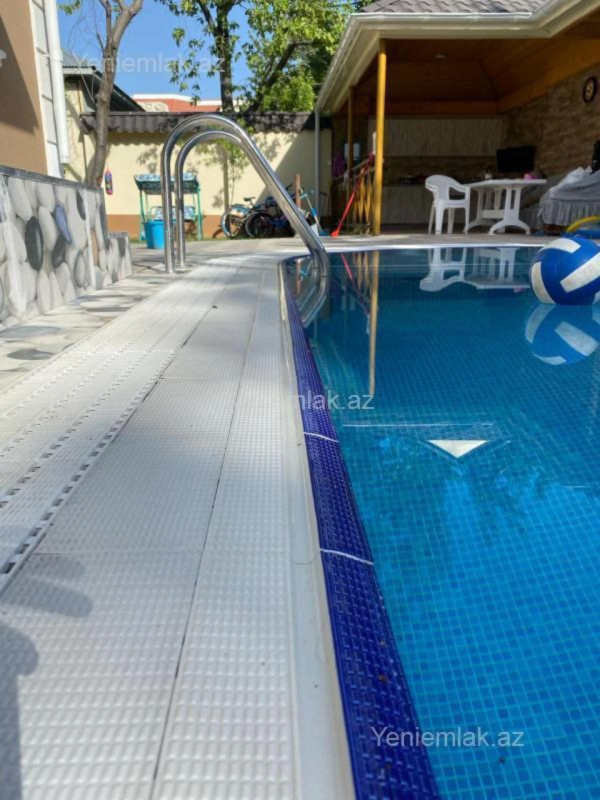 Satılır 5 otaqlı həyət evi 200 m²