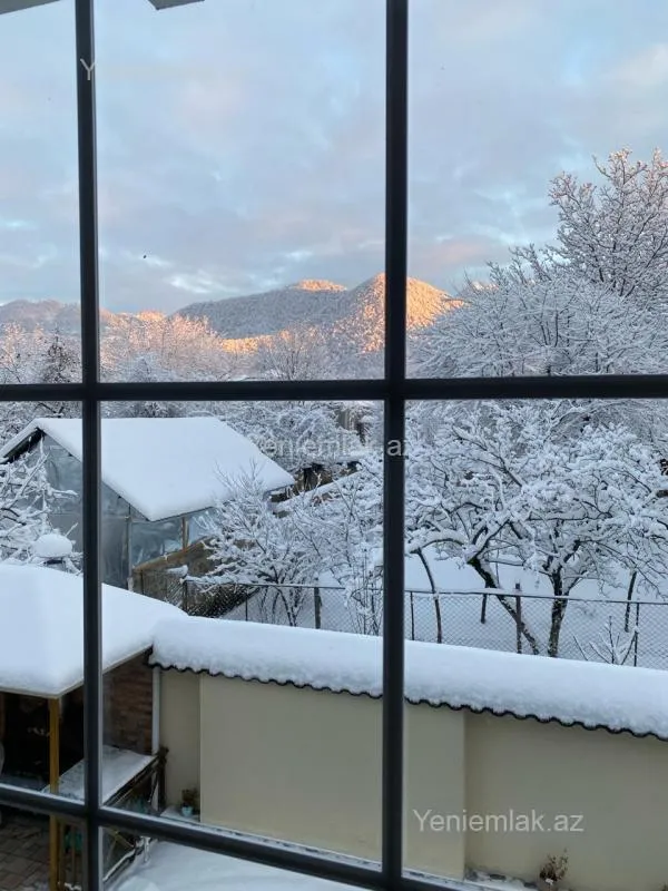 Satılır 5 otaqlı həyət evi 200 m²