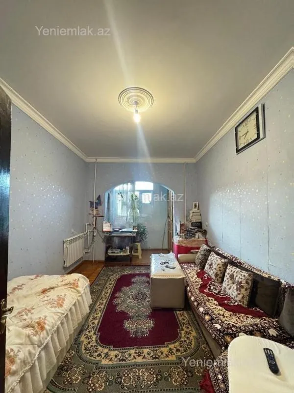 Satılır 2 otaqlı köhnə tikili 55 m²