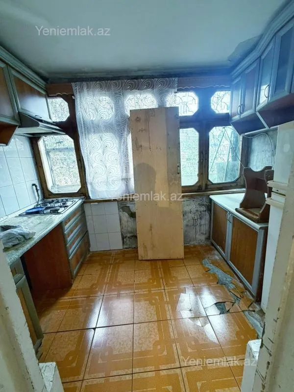 Satılır 2 otaqlı köhnə tikili 40 m²