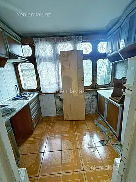 Satılır 2 otaqlı köhnə tikili 40 m²