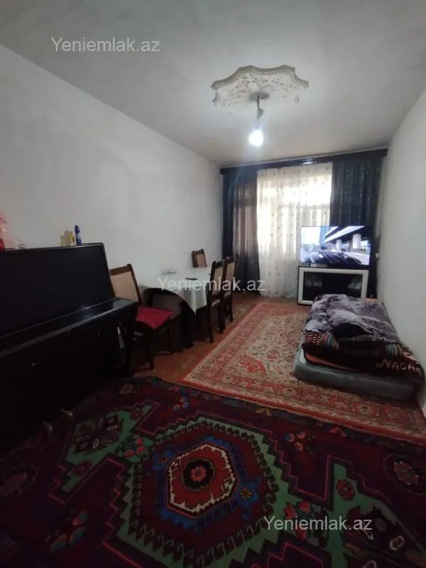 Satılır 2 otaqlı köhnə tikili 55 m²