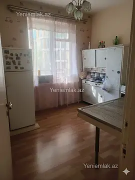 Satılır 2 otaqlı köhnə tikili 68 m²
