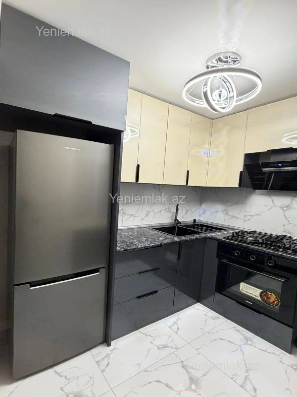 Satılır 3 otaqlı köhnə tikili 75 m²