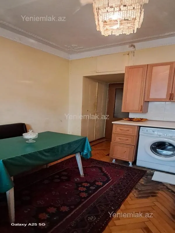 Satılır 3 otaqlı köhnə tikili 80 m²