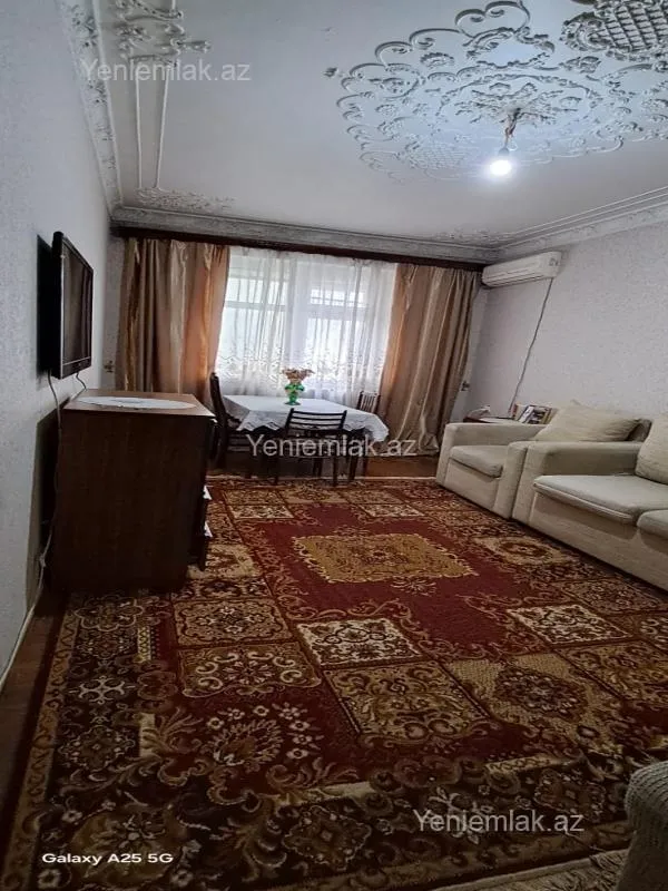 Satılır 3 otaqlı köhnə tikili 80 m²