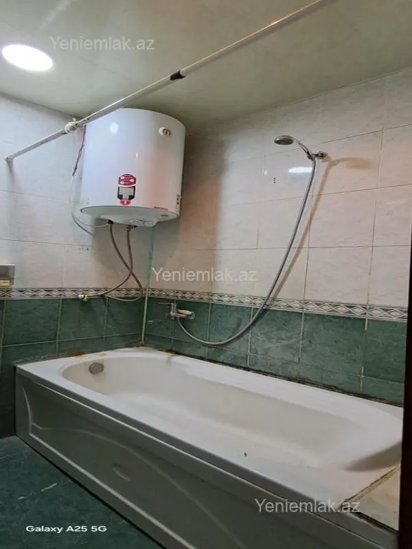 Satılır 3 otaqlı köhnə tikili 80 m²