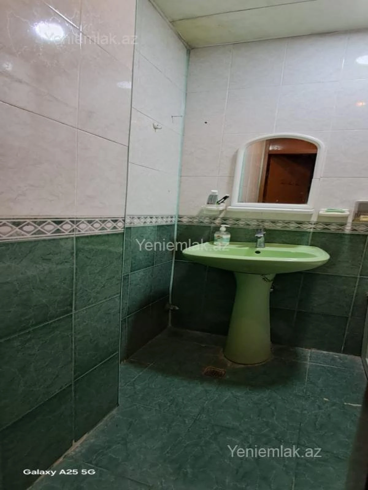Satılır 3 otaqlı köhnə tikili 80 m²