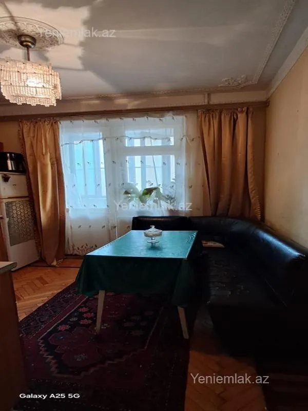 Satılır 3 otaqlı köhnə tikili 80 m²