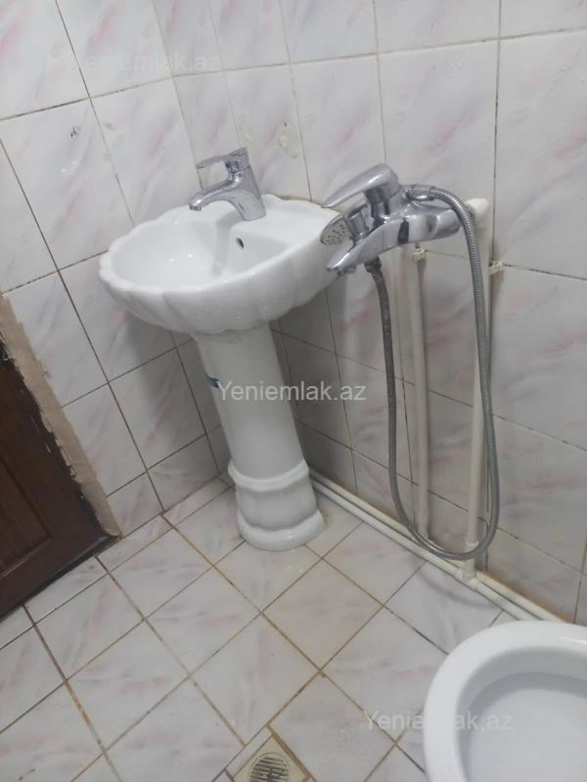 Satılır 1 otaqlı köhnə tikili 40 m²