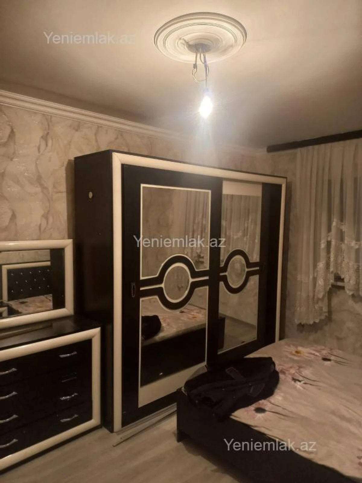 Satılır 1 otaqlı köhnə tikili 40 m²
