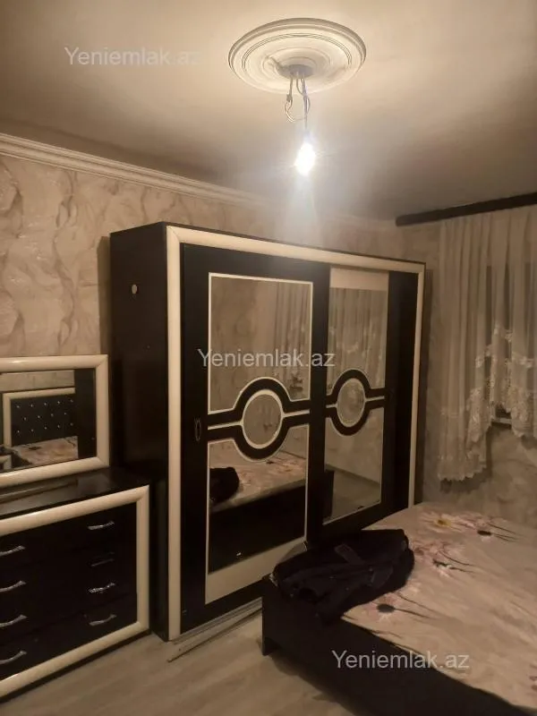Satılır 1 otaqlı köhnə tikili 40 m²
