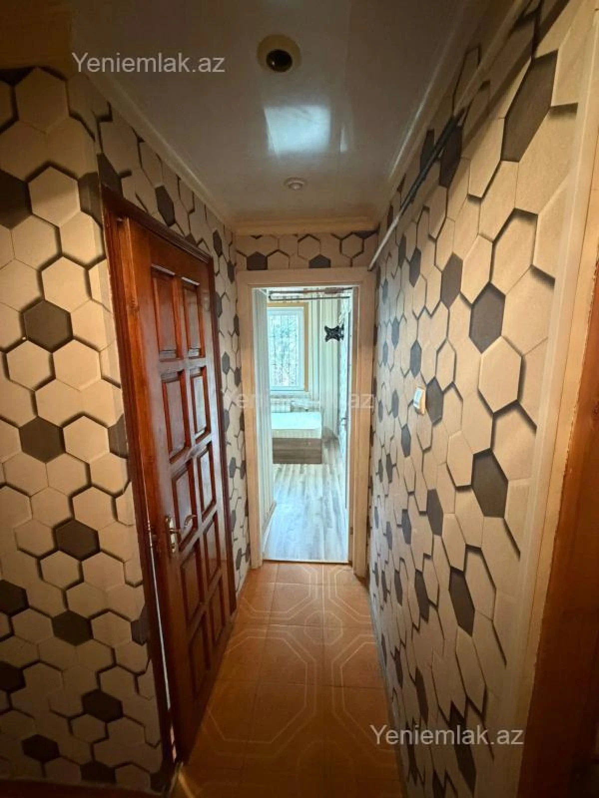 Satılır 2 otaqlı köhnə tikili 40 m²