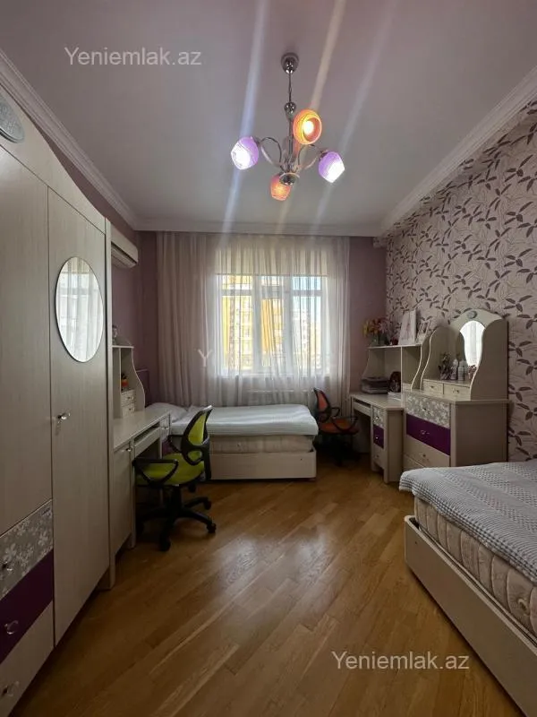 Satılır 4 otaqlı yeni tikili 90 m²