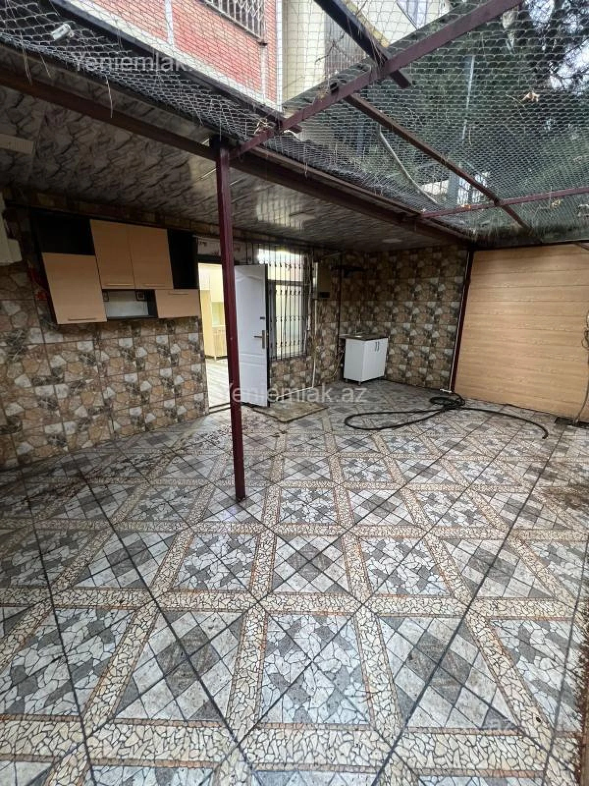 Satılır 3 otaqlı köhnə tikili 80 m²
