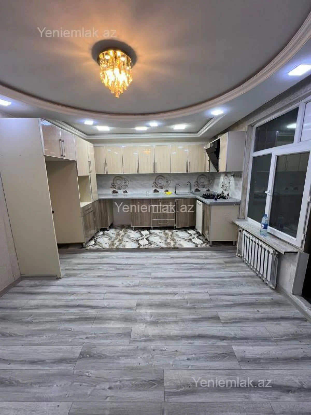 Satılır 3 otaqlı köhnə tikili 80 m²