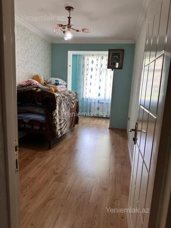 Satılır 4 otaqlı köhnə tikili 116 m²