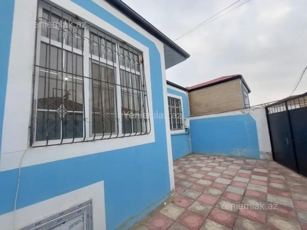 Satılır 3 otaqlı həyət evi 100 m²