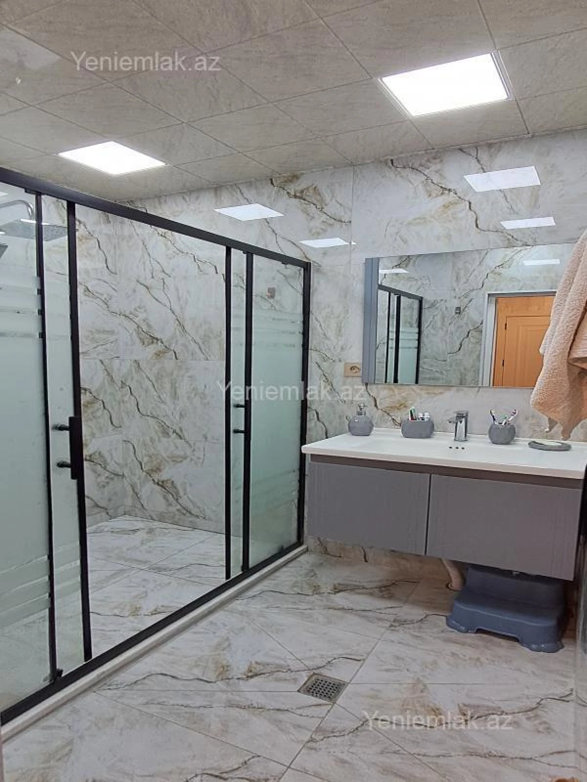 Satılır 2 otaqlı köhnə tikili 57 m²