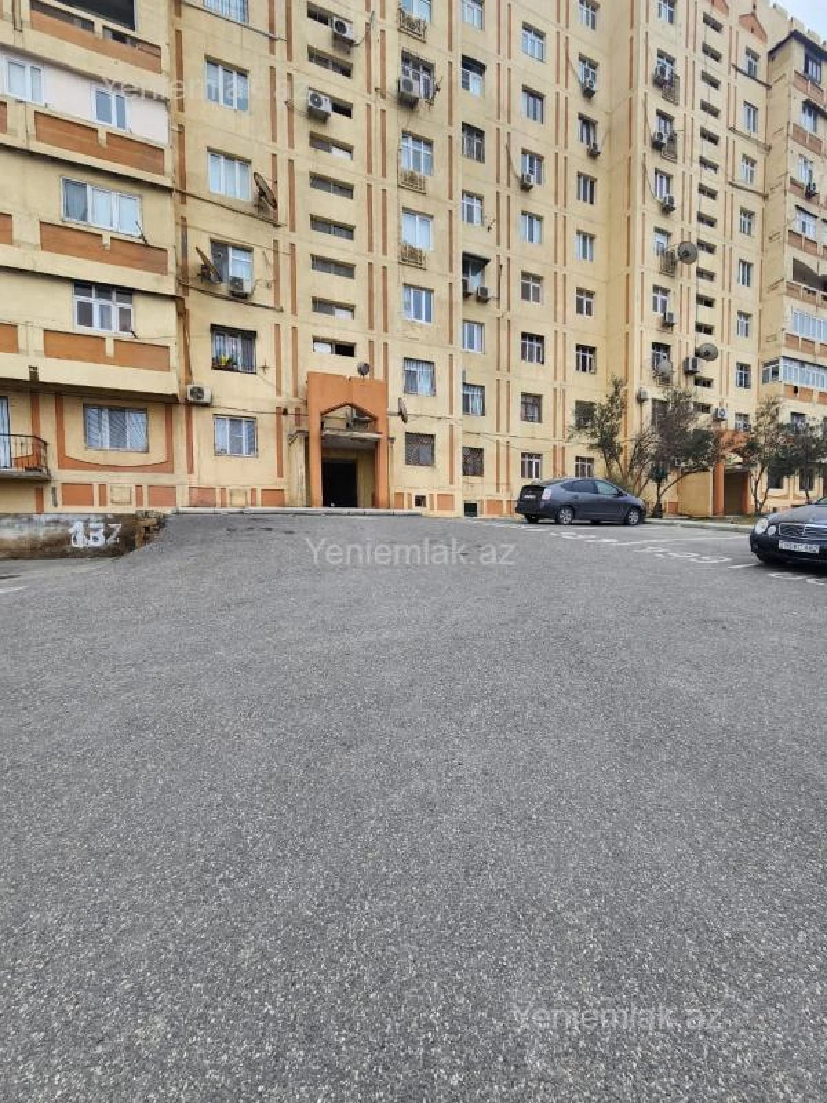 Satılır 4 otaqlı obyekt 100 m²