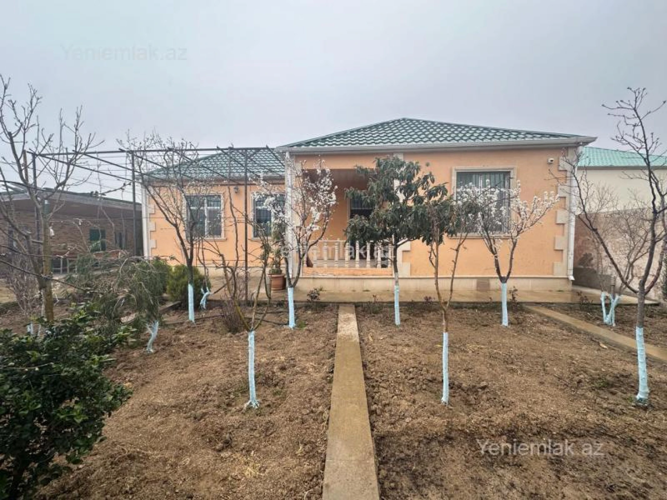 Satılır 5 otaqlı həyət evi 120 m²