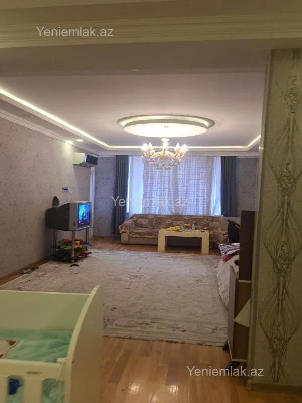 Satılır 3 otaqlı yeni tikili 105 m²