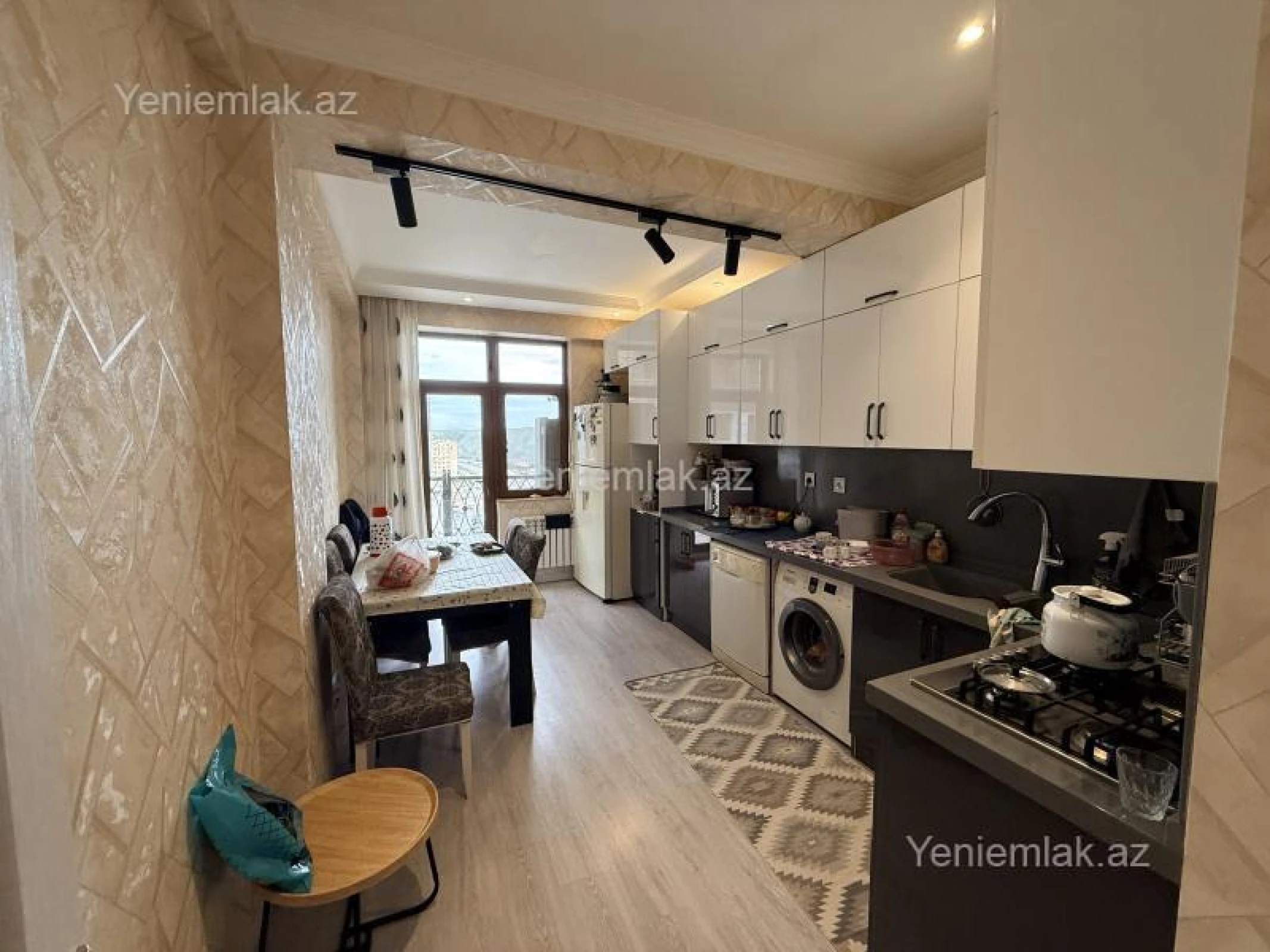 Satılır 3 otaqlı yeni tikili 127.5 m²