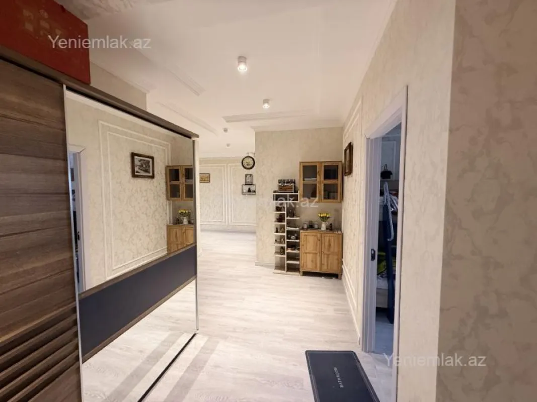 Satılır 3 otaqlı yeni tikili 127.5 m²