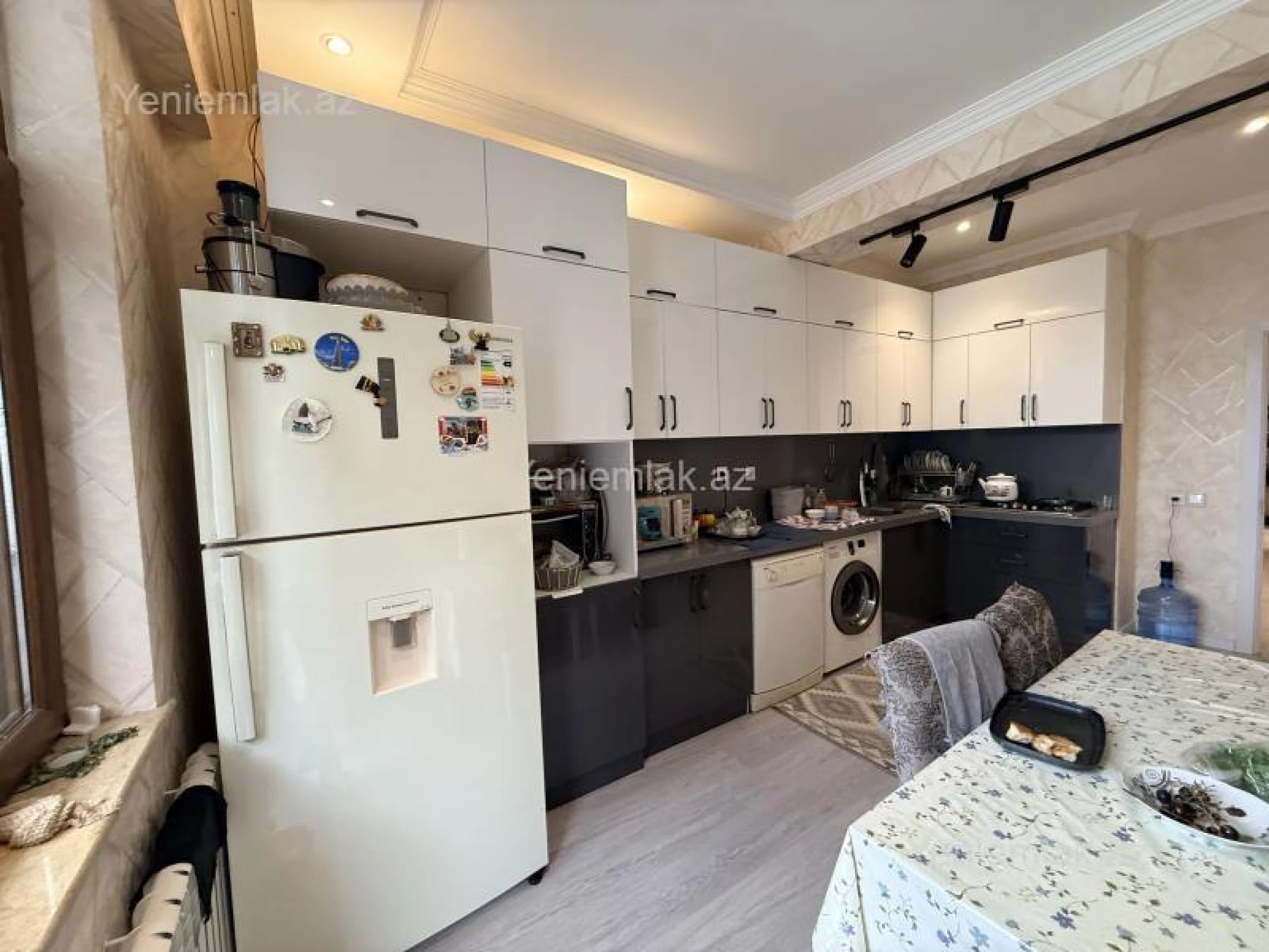 Satılır 3 otaqlı yeni tikili 127.5 m²