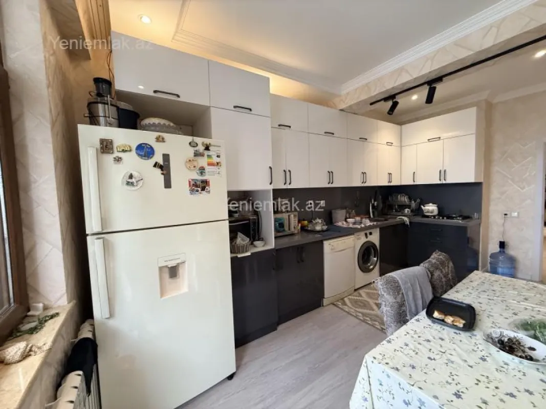 Satılır 3 otaqlı yeni tikili 127.5 m²
