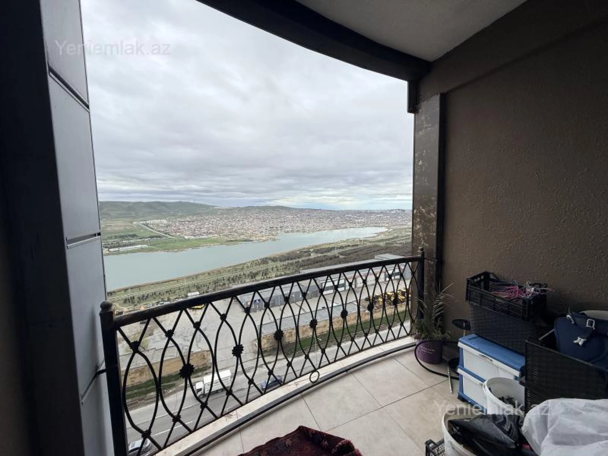 Satılır 3 otaqlı yeni tikili 127.5 m²