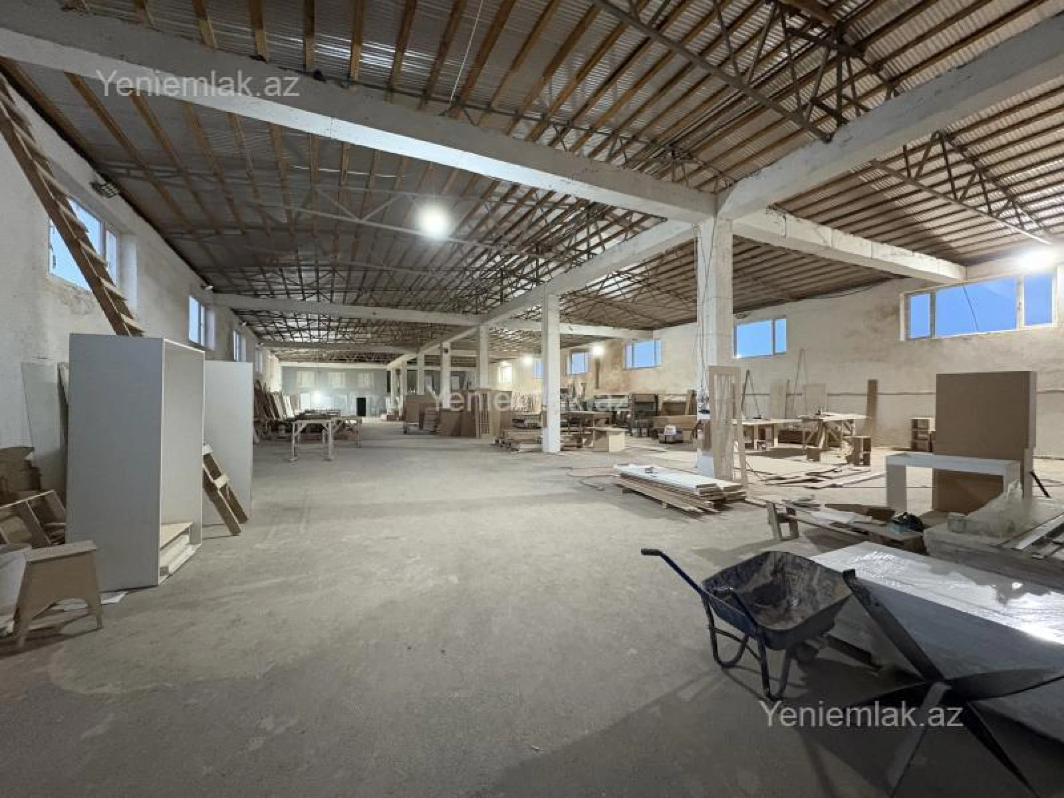 Satılır 16 otaqlı obyekt 1325 m²