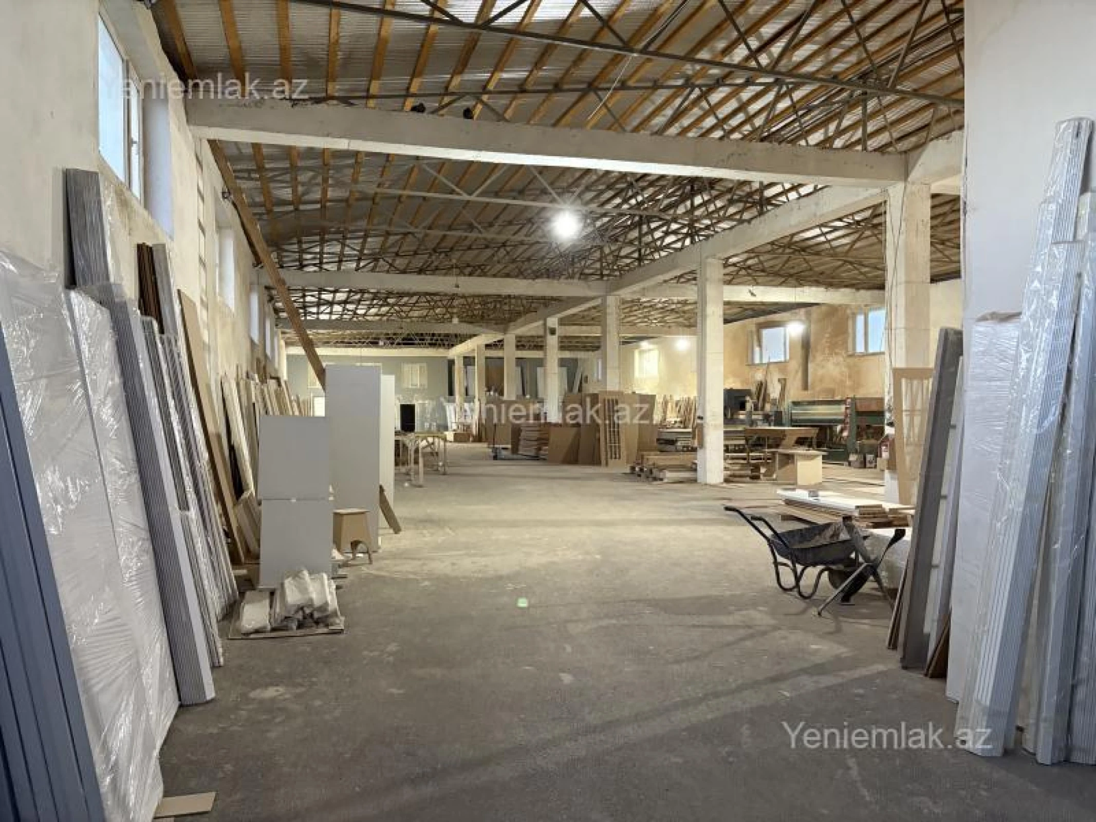 Satılır 16 otaqlı obyekt 1325 m²