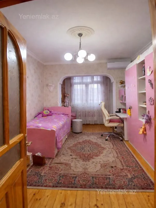 Satılır 3 otaqlı köhnə tikili 82 m²