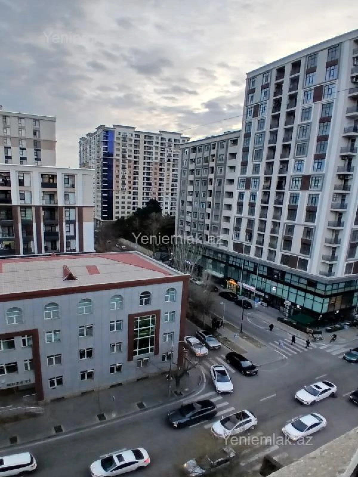 Satılır 3 otaqlı köhnə tikili 82 m²