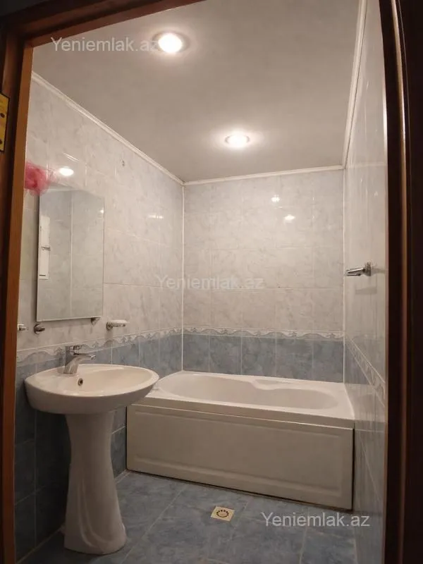 Satılır 3 otaqlı köhnə tikili 82 m²