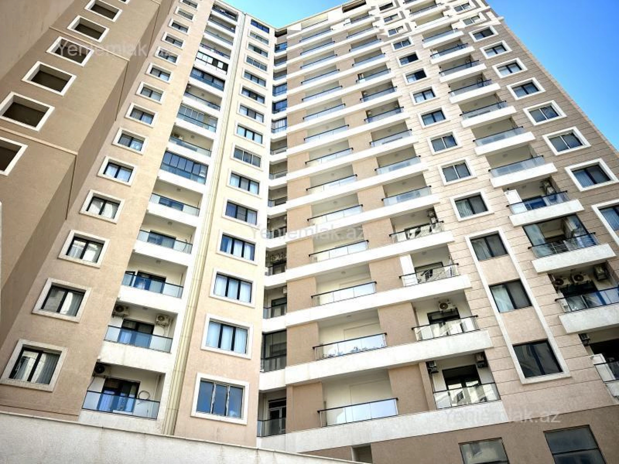 Satılır 3 otaqlı yeni tikili 125 m²