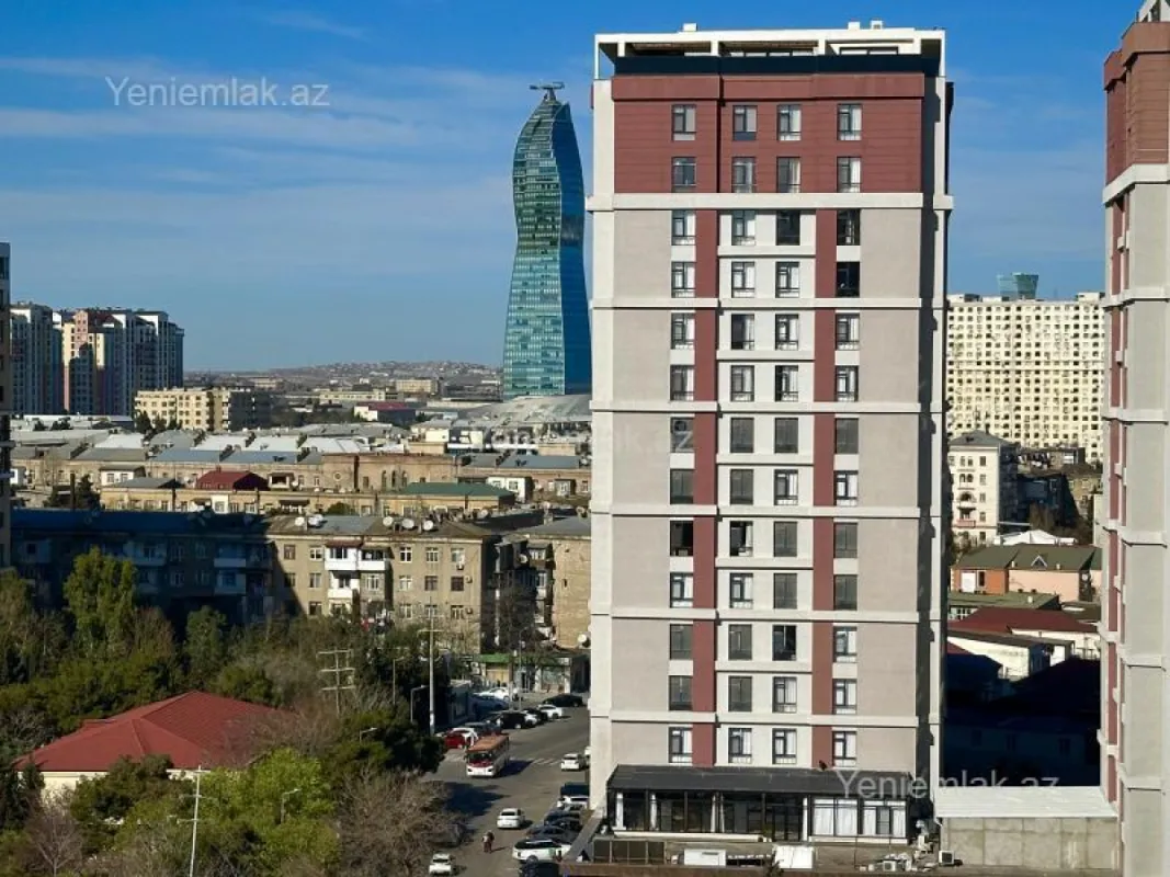 Satılır 3 otaqlı yeni tikili 125 m²