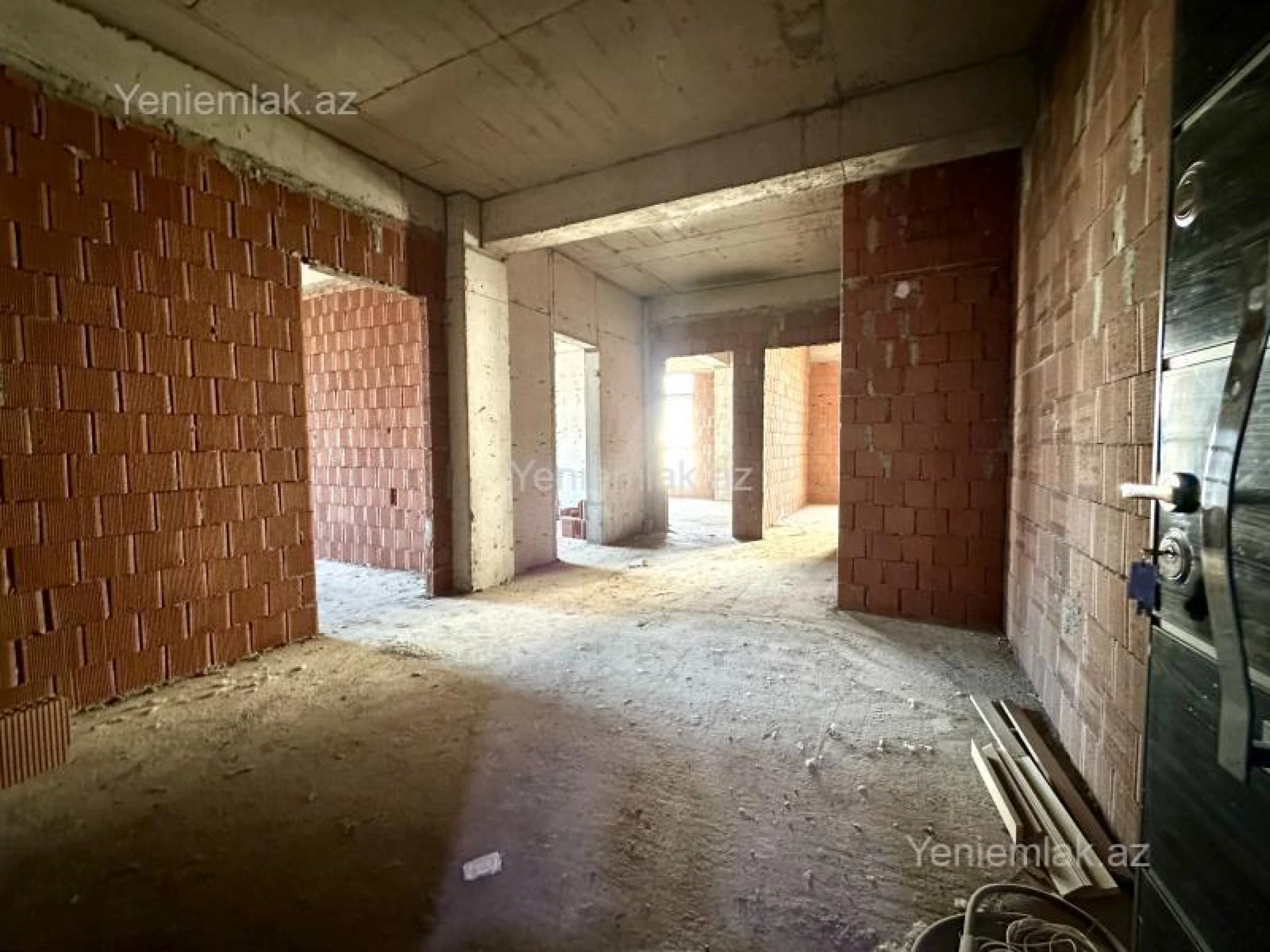 Satılır 3 otaqlı yeni tikili 125 m²